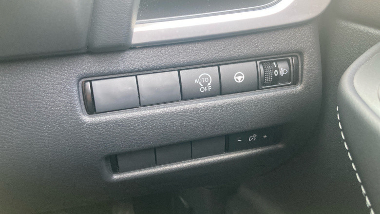 Nissan Qashqai 1.3 DiG-T MH N-Connecta 5dr Petrol Hatchback